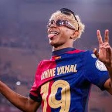 Annonce officielle de l'héritage du maillot n°10 pour son 18e anniversaire